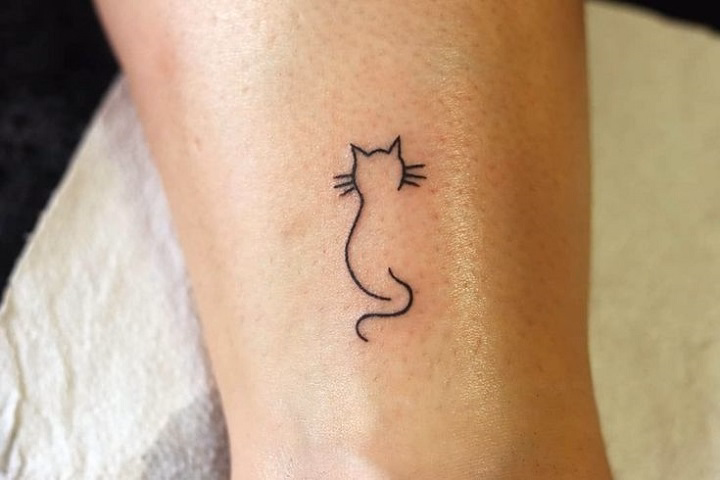 Read more about the article Cat Tattoo Ideas With Unique Designs for Feline Lovers